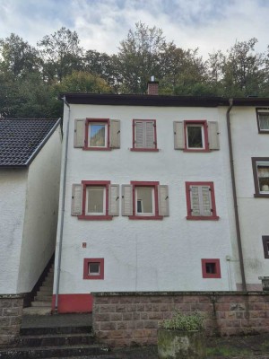 Kleines Einfamilienhaus zum Selberbewohnen, als Mietobjekt oder Ferienhaus in Burgnähe