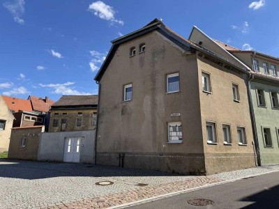 Ihr neues Zuhause: Stadthaus mit Innenhof im Zentrum von Lommatzsch