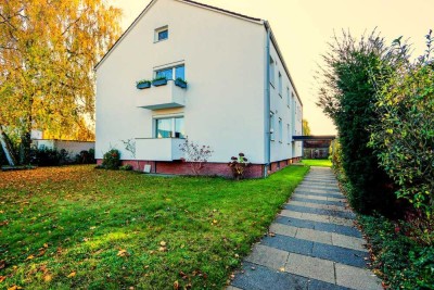 Sonnige, naturnahe 5-Zi.-Maisonette-Wohnung mit EBK, zwei Balkonen und Garage
