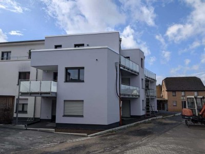 Erstbezug Effizienzhaus 40 – Hochwertige 3-Zimmer-Penthousewohnung + 3 Balkone