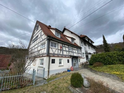 2-Zimmer-DG-Wohnung in Stetten am kalten Markt