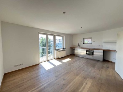 *ZUSAMMENLEGEN LOHNT SICH* - MÖGLICHE 5 ZIMMER MIT 3 BALKONEN