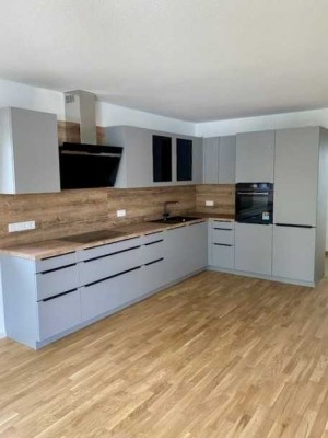 attraktive + großzügige 2-Zimmerwohnung am Naturschutzgebiet in Bad Homburg