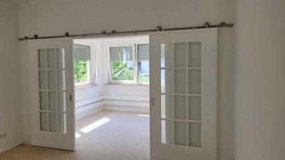 Individuelle Wohnung über zwei Etagen mit Turmzimmer in modernisiertem und erweitertem Altbau