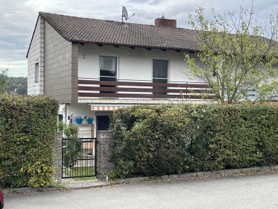 Doppelhaushälfte mit Garage in Passau-Neustft längerfristig zu vermieten