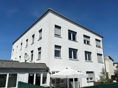 Ideal auch für WGs: Gut geschnittene und moderne 4 Zimmer-Wohnung im Gießener Osten, Max-Eyth-Str...