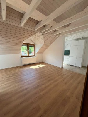 Erstbezug nach Renovierung! Sonnige 4-Zimmer-Maisonette-Wohnung