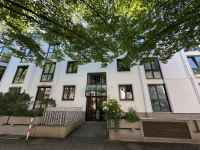 Helle Zwei-Zimmer Wohnung mit EBK und Terrasse nahe Wallanlagen