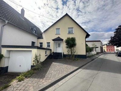Wohnen am Fuße der Weinberge! Charmantes 60er Jahre Einfamilienhaus in Königswinter-Oberdollendorf
