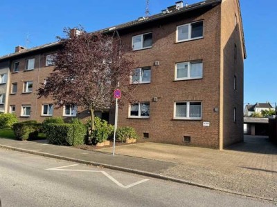 Schöne 4,5 Zimmer- Wohnung mit Balkon in 47226 Duisburg-Rheinhausen