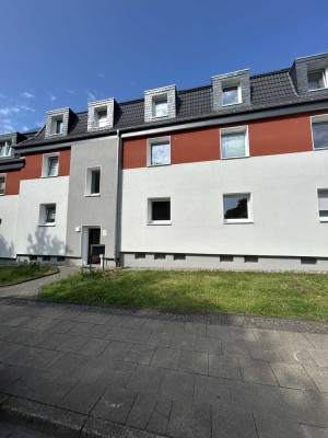 Moderne 2-Zimmer-Wohnung mit Balkon im Erdgeschoss in Borbeck
