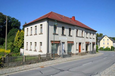 Teilsaniertes Wohn- und Geschäftshaus