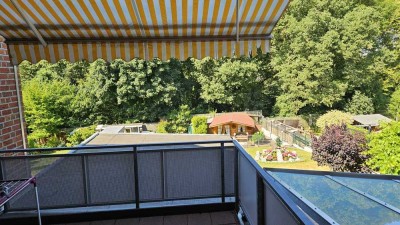 Schöne 3-Zimmerwohnung für 2 Personen, freundliche Gemeinschaft Sicht vom Balkon in 30 m nahen Park