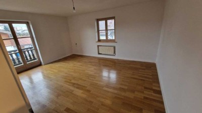 Gemütliche 2-Zimmer-Wohnung mit Balkon und Garten in Haag in Oberbayern