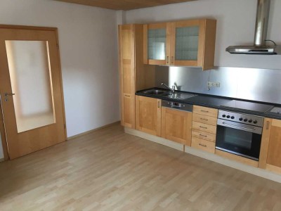 Attraktive 3-Zimmer-Wohnung mit Balkon und EBK in Geisenhausen