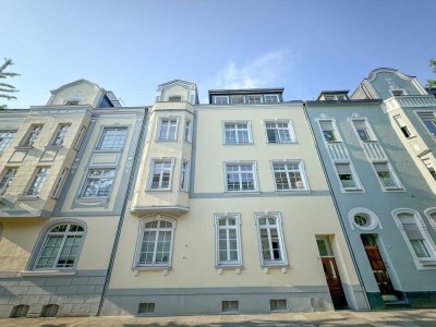 Siegburg-Zentrum, moderne, ruhige 4-Zi. Wohnung mit Balkon, Aufzug und Altbaucharme