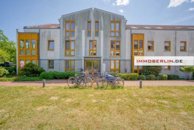 IMMOBERLIN.DE - Helle Wohnung mit Südloggia & Pkw-Stellplatz nahe Campus & Klinikum Buch