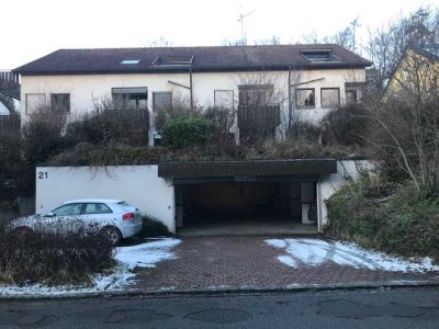 Sonnige 2-Zi.-DG-Wohnung mit Loggia + TG-Stellplatz in bester Lage