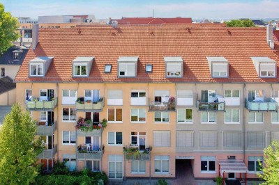 schöne 1-Zimmer-Single-Wohnung mit  Dusche in zentraler Lage in der Hallenser Altstadt!