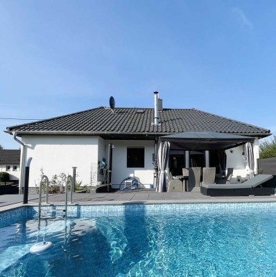 Freistehendes Einfamilienhaus mit Poolanlage, XXL-Terrasse und traumhafter Aussicht