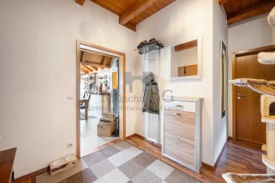 MÜNCHNER IG: NUR 30 Minuten von München - Charakter trifft Stil – Zeitlose Eleganz über zwei Ebenen.