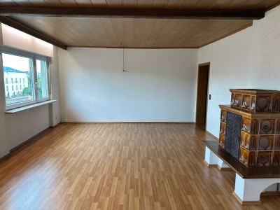 Helle und große 2-Zimmer-Wohnung in zentraler Lage!