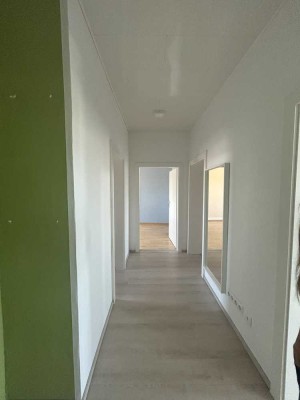 Neuwertige 3-Raum-Wohnung mit Balkon und Einbauküche in Speyer