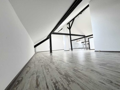 Geschmackvolle 1-Zimmer-Dachgeschosswohnung in Düsseldorf