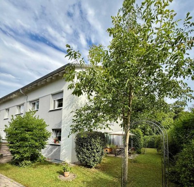 Schönes Reiheneckhaus mit Garten, Garage und Stellplatz in Stuttgart Feuerbach