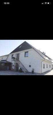 Attraktive 3-Zimmer-EG-Wohnung mit gehobener Innenausstattung mit Balkon und EBK in Calberlah