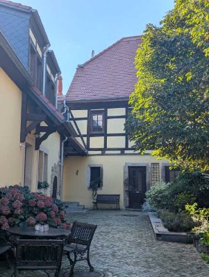 Wohnidylle am alten Dorfkern // 3-Zi.-Wohnung mit Balkon & Kamin
