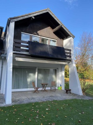 Doppelhaushälfte in ruhiger Lage mit Gartenteil