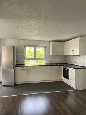 Ansprechende 3-Zimmer-Maisonette-Wohnung mit Balkon und Einbauküche in Pforzheim