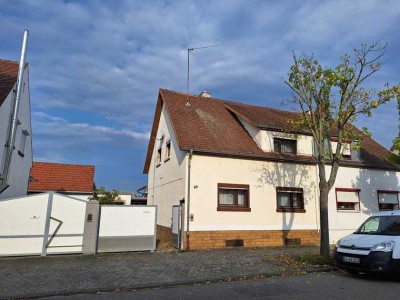 Doppelhaushälfte mit Garage und
Garten in Philippsburg-Huttenheim!