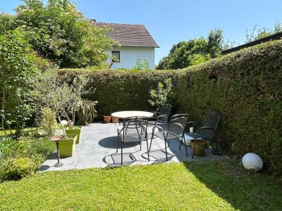 Herrenberg - sehr gepflegtes 2-FH in ruhiger Lage mit Terrassen, Garten & Doppelcarport