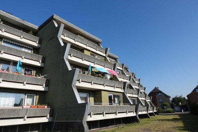 Modern sanierte 2-Zimmer Wohnung mit Balkon in ruhiger Lage von RE - Grullbad . WBS erforderlich !