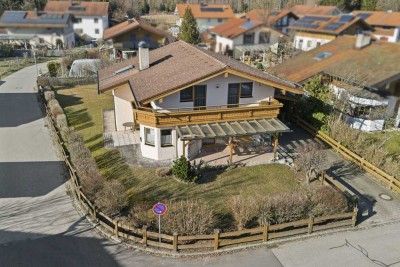 Geräumiges Einfamilienhaus mit Bergblick und großem Garten in ruhiger Lage