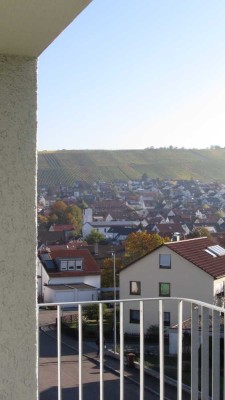 Helle vier Zimmer Penthouse Wohnung mit grosser Terrasse in Beutelsbach