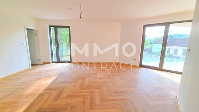 Erstbezug: Helle 2-Zimmer Wohnung mit großzügiger Loggia in Münichsthal