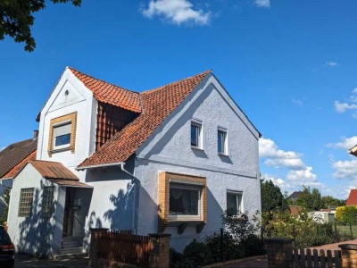 Einfamilienhaus/Gewerbeobjekt mit 5 Zimmern, grossen Garten, Keller, und Garage in Sehnde/Rethmar