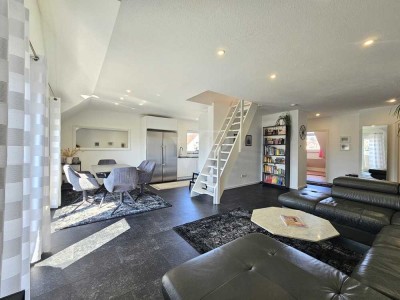 Im Herzen von Usingen mit tollem Blick - Dachgeschosswohnung mit zwei Bädern & Tiefgaragenstellplatz