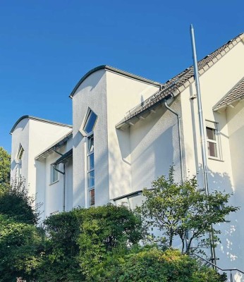 Sehr gepflegte Doppelhaushälfte mit uneinsehbarem Garten am Lerchenbuckel in Reutlingen