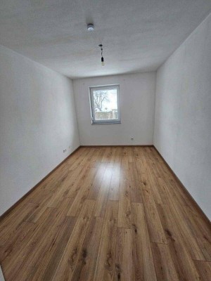 3-Zimmer-Mietwohnung mit Garten in ruhiger Siedlungslage in Moosbach ‍ ‍ ‍