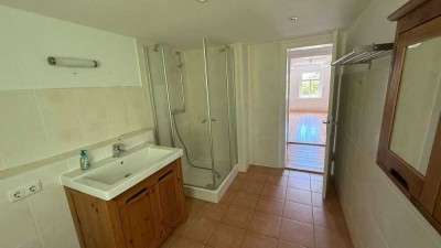 Großzügige 5-Zimmer-Wohnung mit eigenem Garten