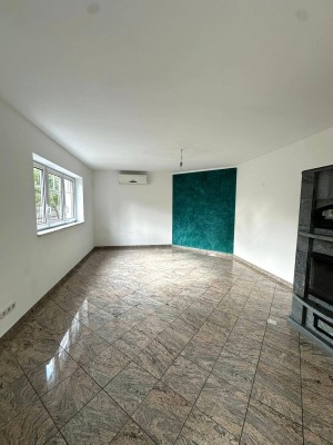 Moderne 4-Zimmer Erdgeschoßwohnung eines 2-Familienhauses, hochwertig ausgestattet