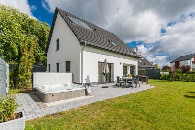Freistehendes Ferienhaus mit hauseigener Sauna und Garten-Whirlpool