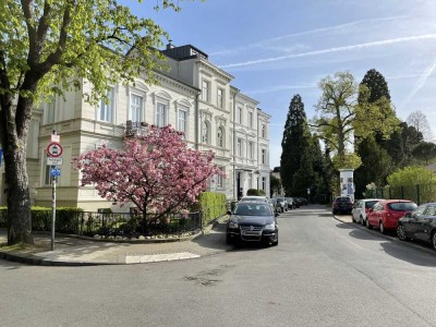 In Gründerzeitvilla topsanierte 3-Zi-Wohnung mit Balkon Hochparterre in Bonn