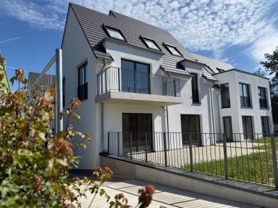 Isernhagen-Süd Erstbezug: Fußbodenheizung, große Terrasse mit Garten, TG, u.v.m.