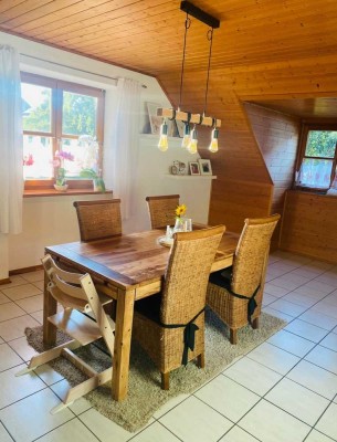 Großzügige 4-Zimmer-Dachgeschosswohnung mit Balkon und EBK