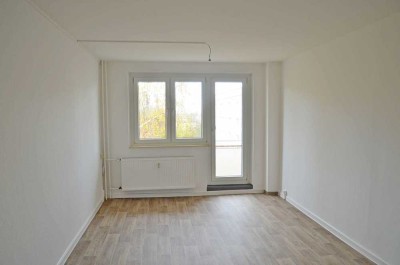 2-Raum-Wohnung, 1.Etage mit Dusche und Balkon! Bezug ab 01.11.24 möglich!